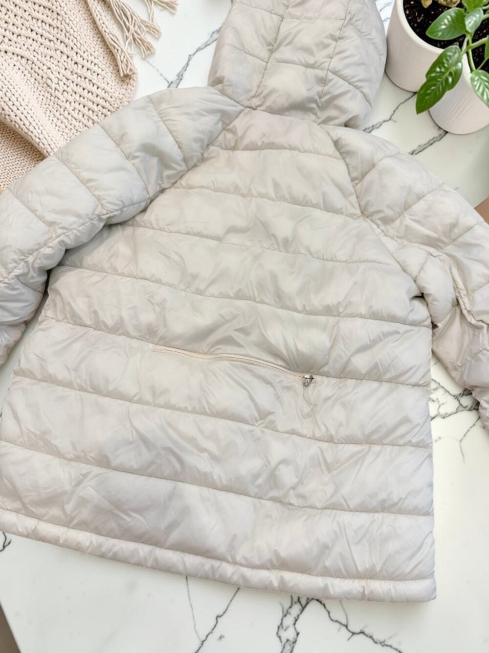 Athleta Aire Puffer Jacket Ivory Cream Size Medium - Picture 12 of 12